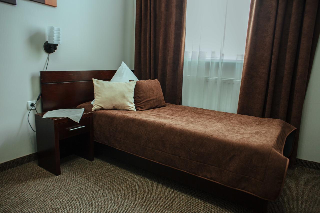 Jj Hotel Vynohradiv Luaran gambar