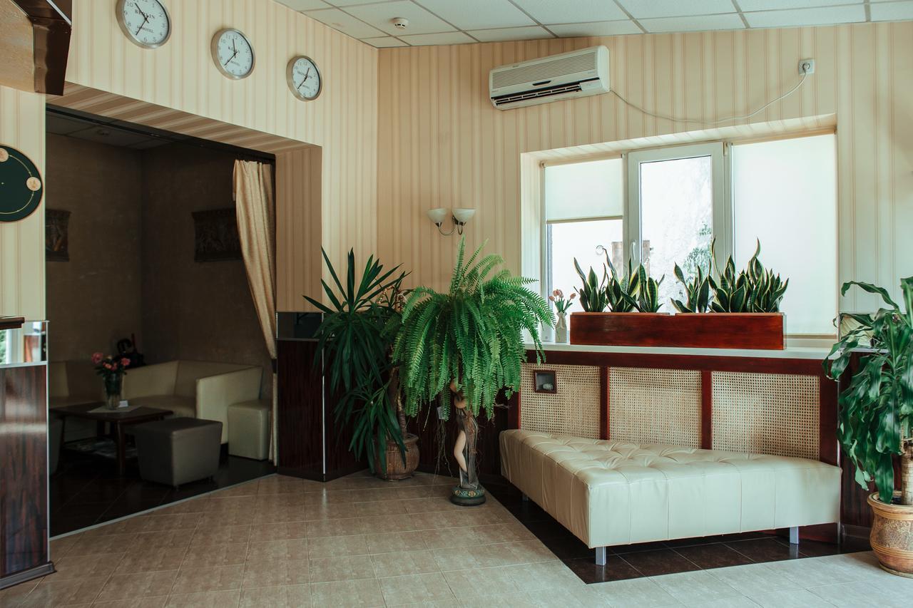 Jj Hotel Vynohradiv Luaran gambar